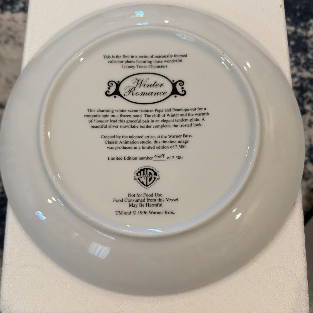 Vtg Warner Bros Looney Tunes WINTER ROMANCE Pepe & Penelope Collector Plate #569